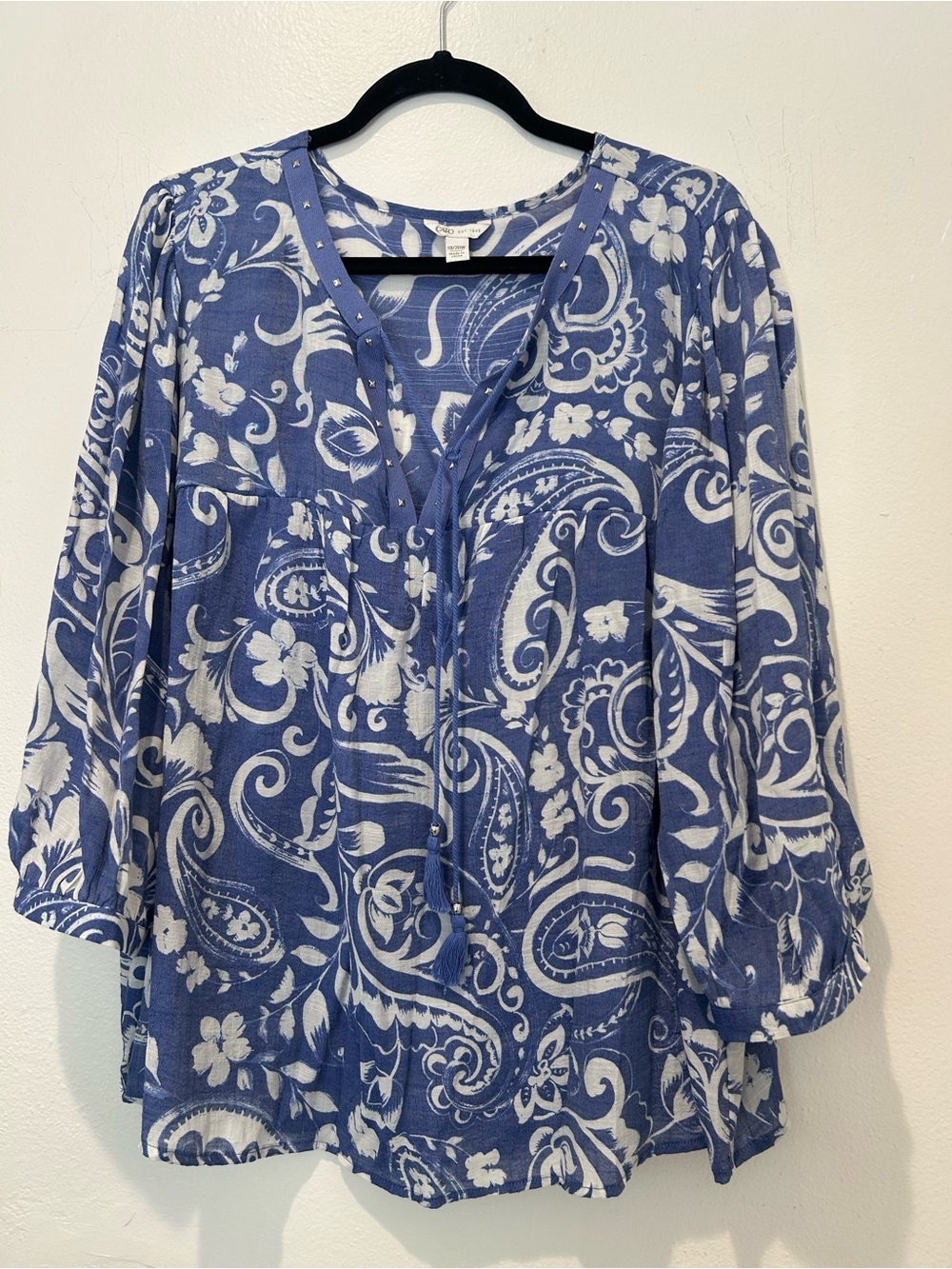 Cato Blue and White Paisley Stud-Trim Women’s Top